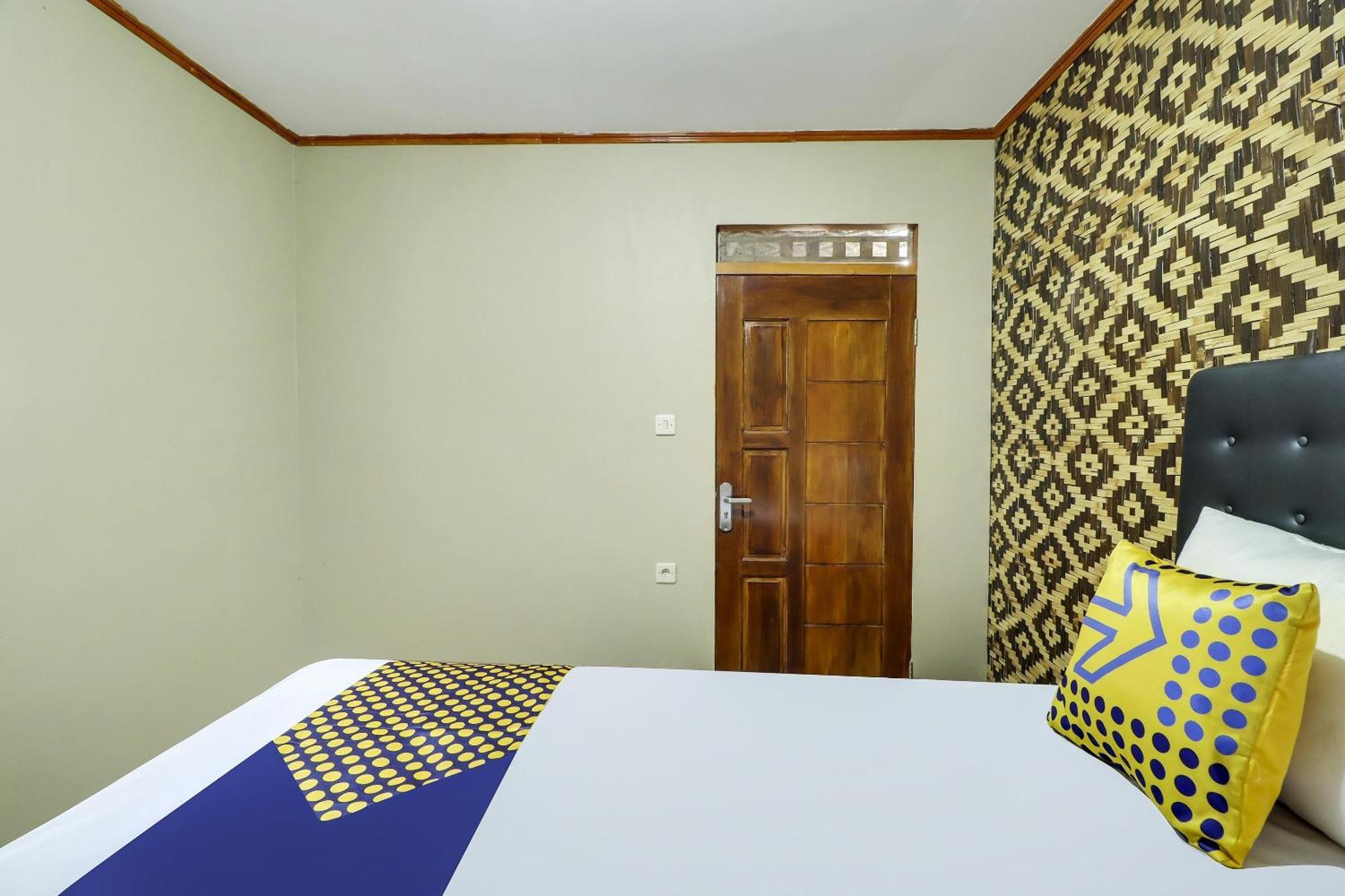 Oyo Homes 90956 Desa Wisata Guranteng Pendjalu ภายนอก รูปภาพ