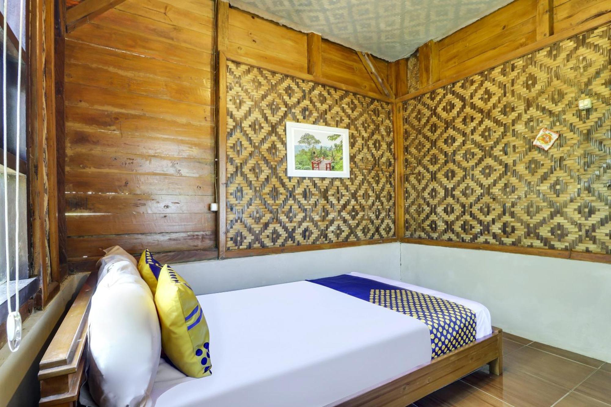 Oyo Homes 90956 Desa Wisata Guranteng Pendjalu ภายนอก รูปภาพ