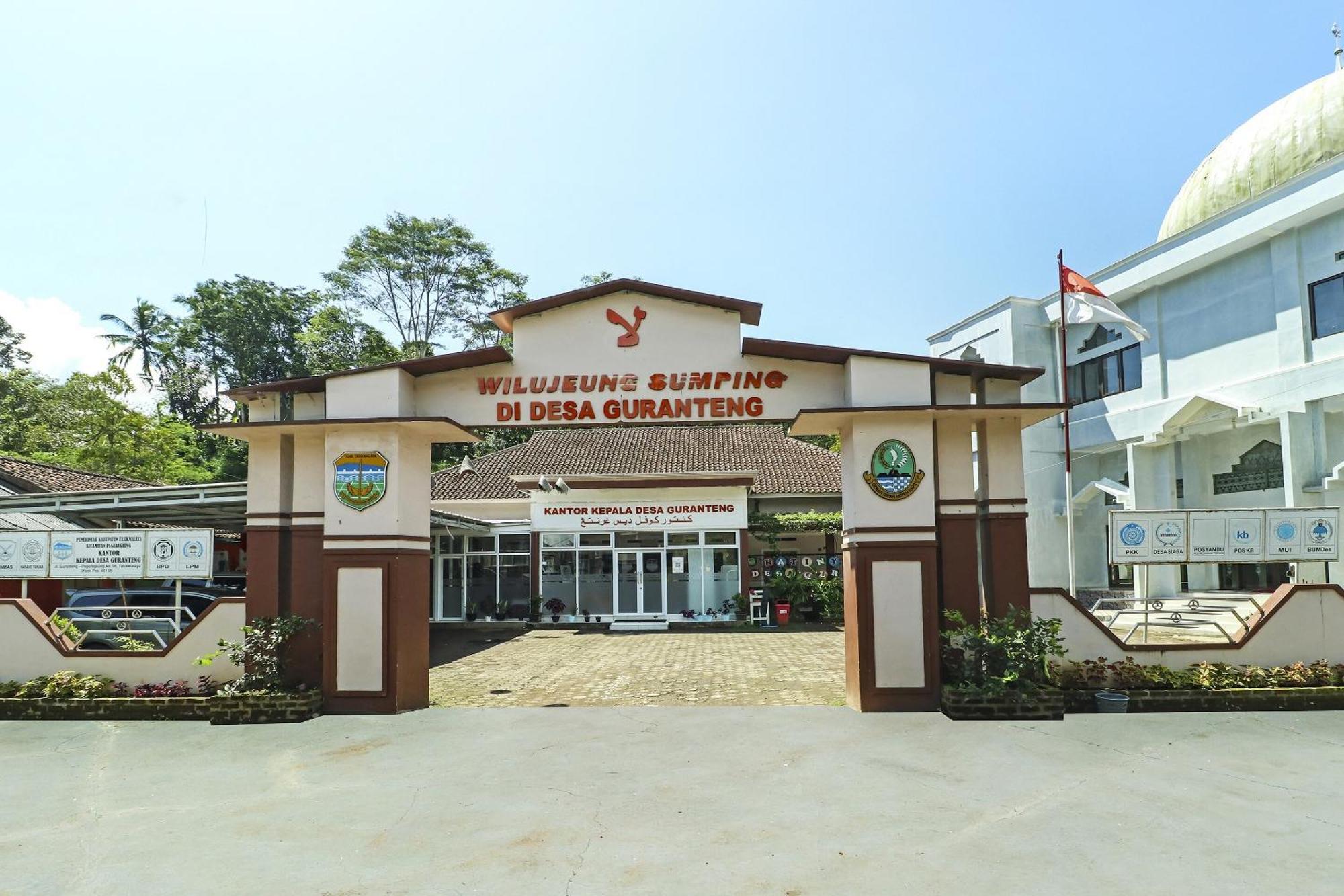 Oyo Homes 90956 Desa Wisata Guranteng Pendjalu ภายนอก รูปภาพ