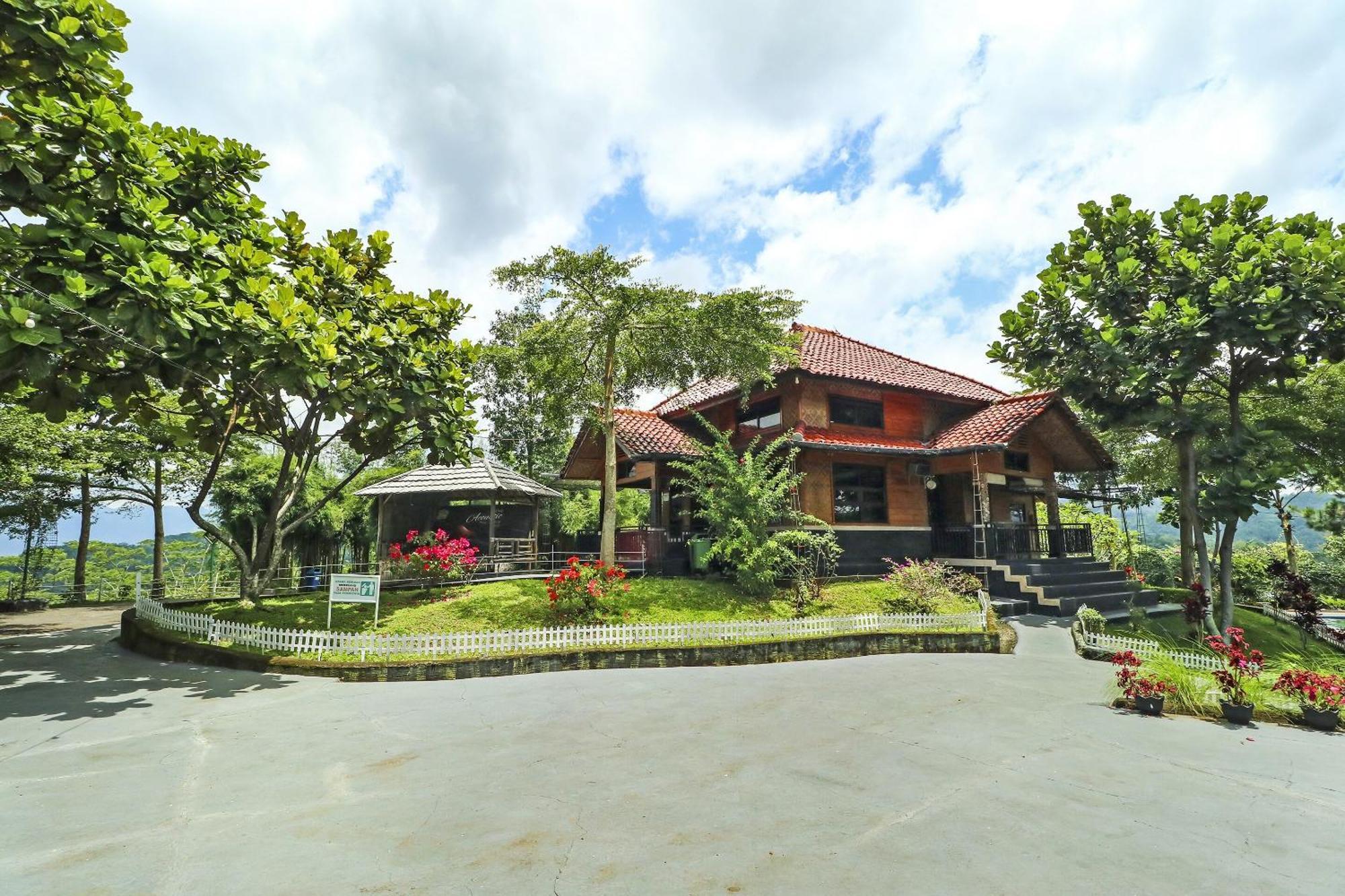 Oyo Homes 90956 Desa Wisata Guranteng Pendjalu ภายนอก รูปภาพ