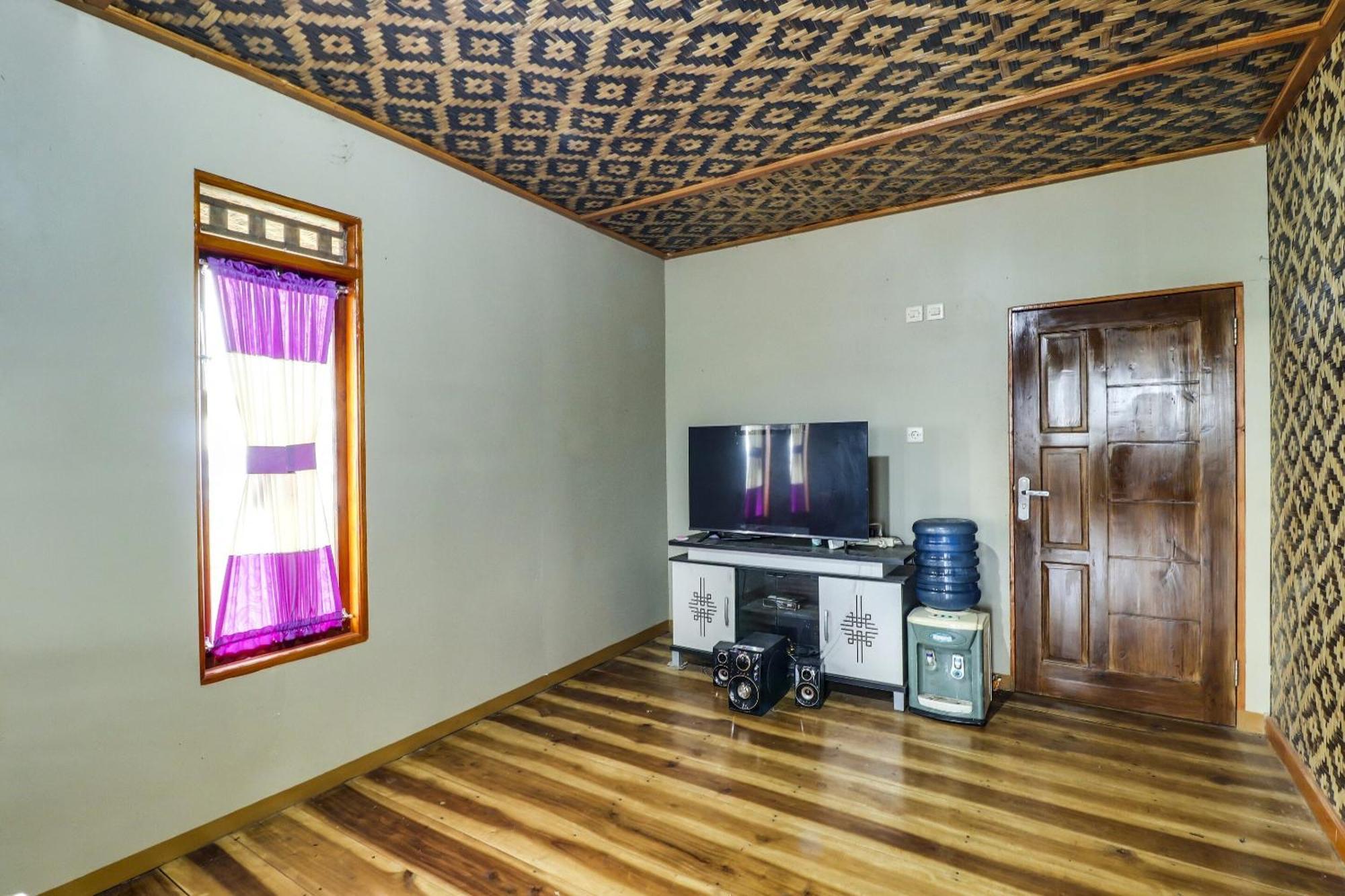 Oyo Homes 90956 Desa Wisata Guranteng Pendjalu ภายนอก รูปภาพ